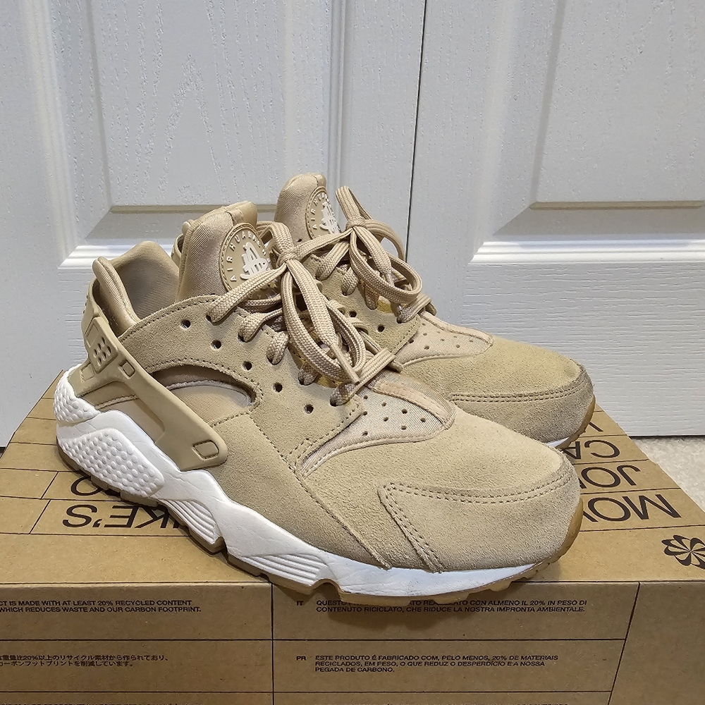 NIKE Huarache Beige Suede US 7.5 W - Picture 1 of 7